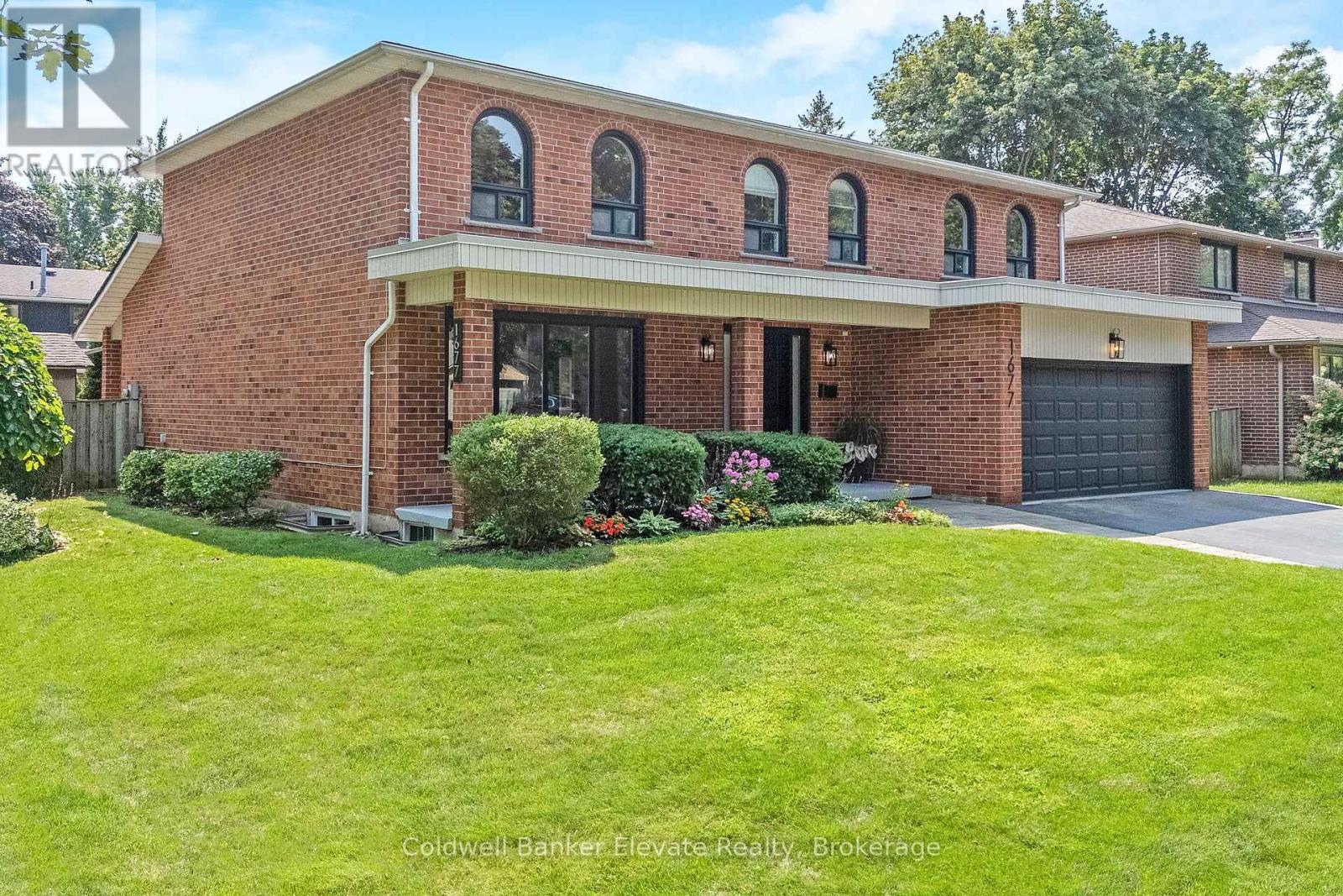 1677 Sherwood Forrest Circle, Mississauga, ON - Outdoor