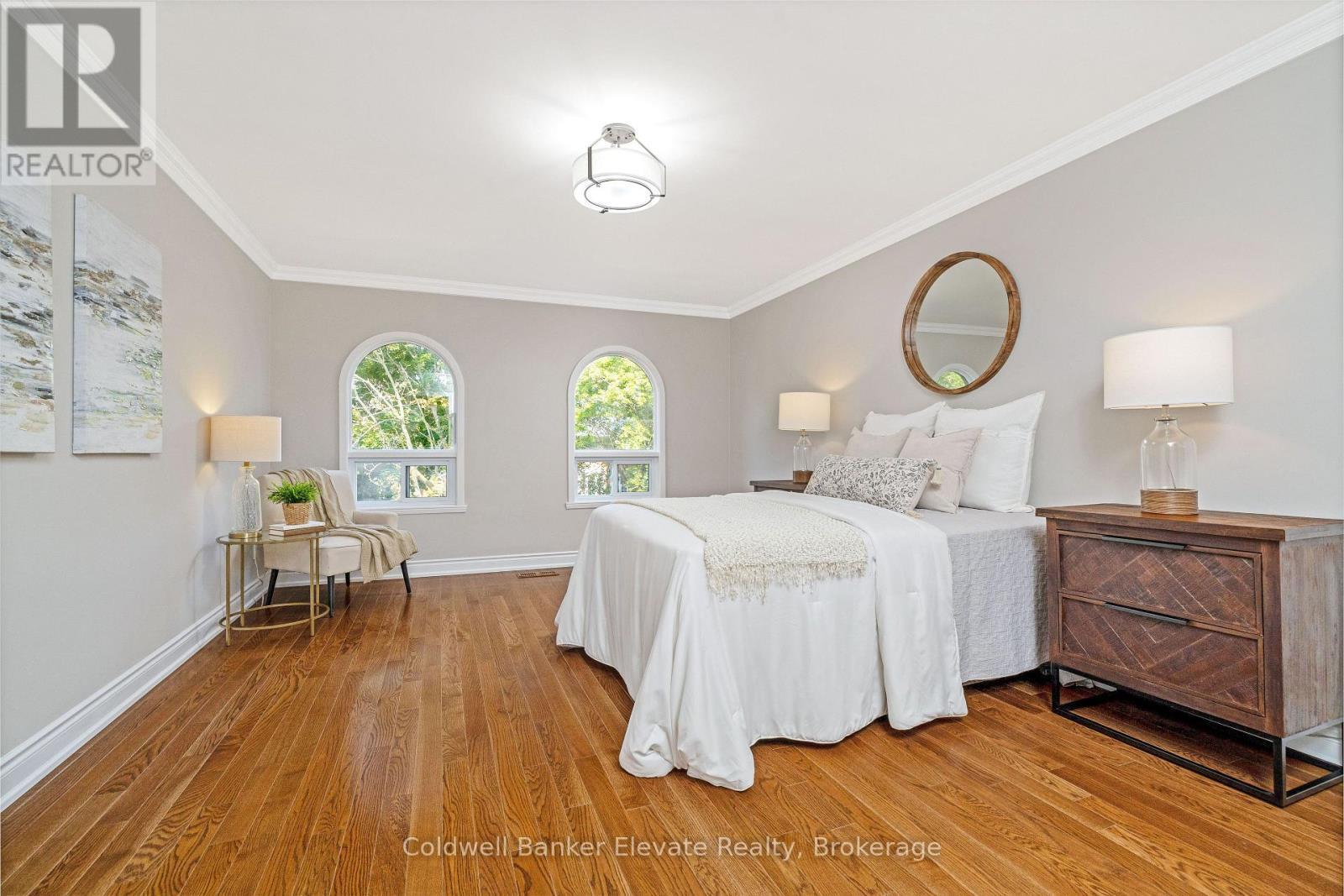 1677 Sherwood Forrest Circle, Mississauga, ON - Indoor Photo Showing Bedroom