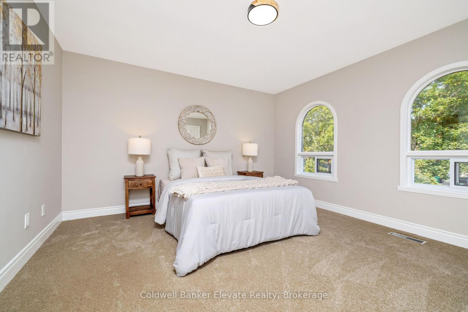 1677 Sherwood Forrest Circle, Mississauga, ON - Indoor Photo Showing Bedroom