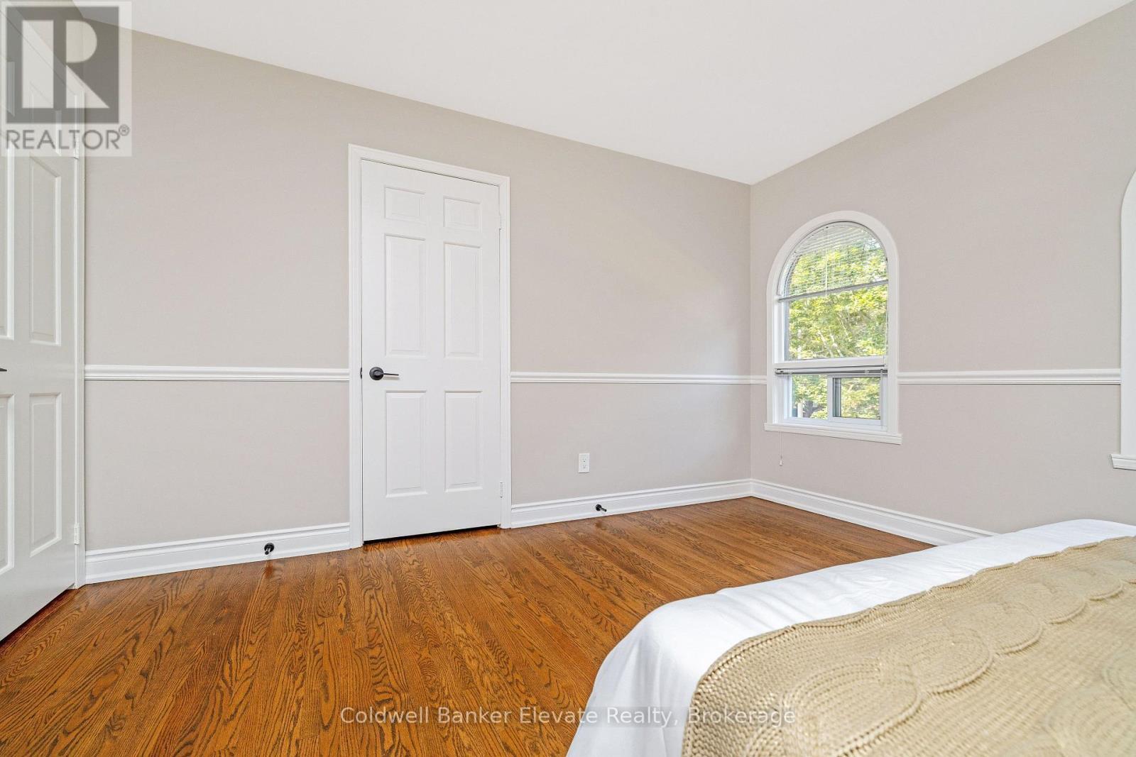 1677 Sherwood Forrest Circle, Mississauga, ON - Indoor Photo Showing Bedroom