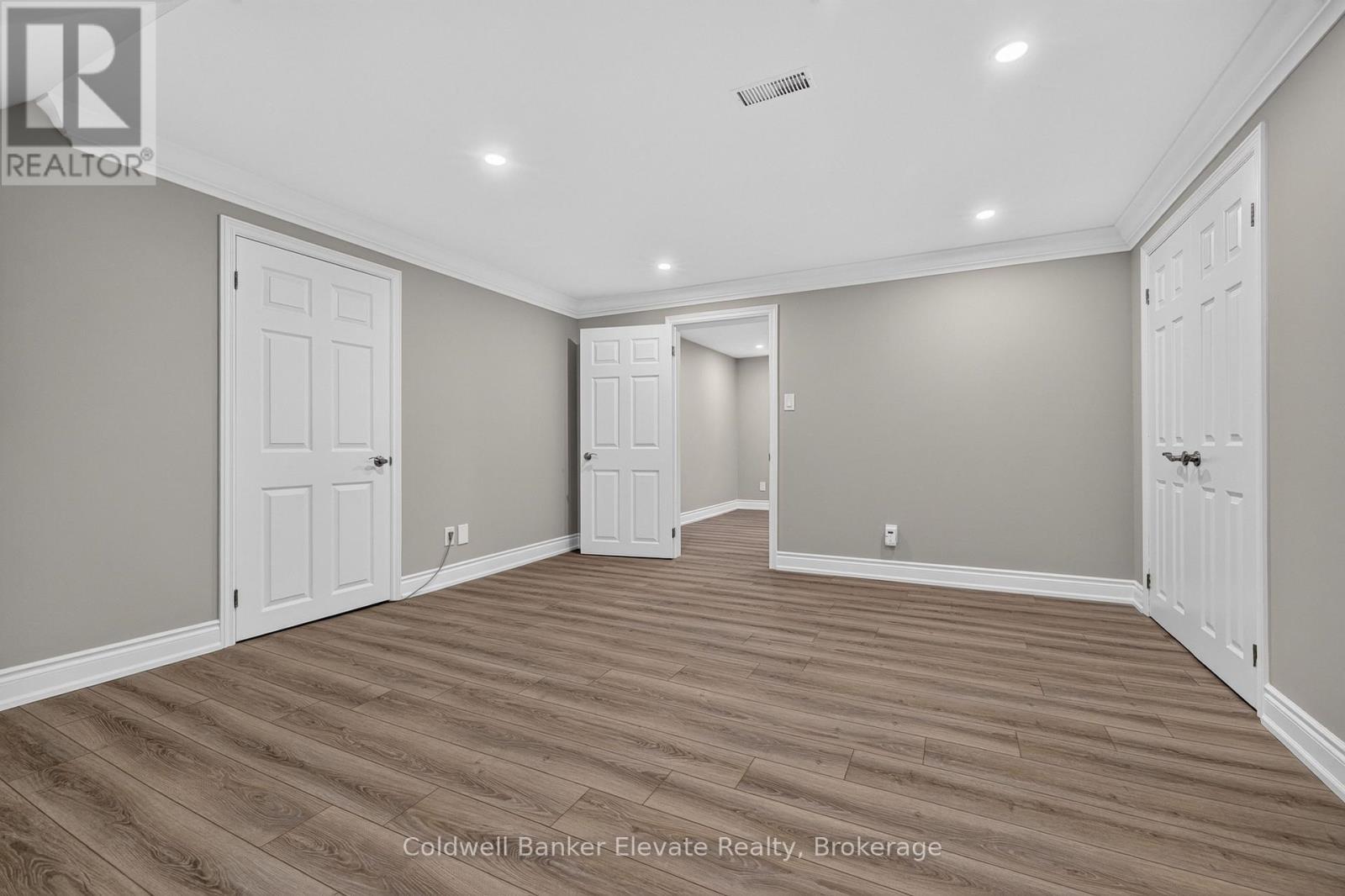 1677 Sherwood Forrest Circle, Mississauga, ON - Indoor Photo Showing Other Room