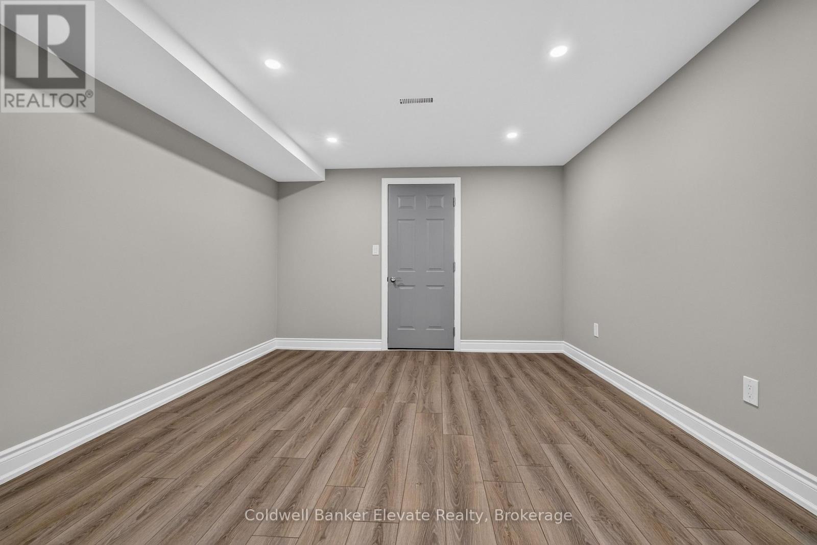 1677 Sherwood Forrest Circle, Mississauga, ON - Indoor Photo Showing Other Room