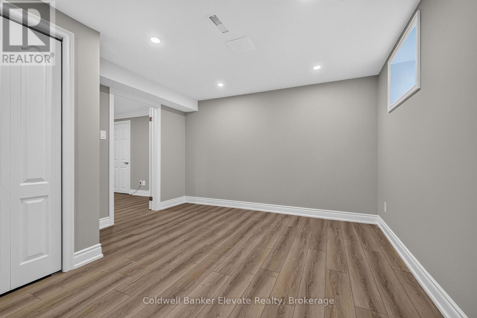 1677 Sherwood Forrest Circle, Mississauga, ON - Indoor Photo Showing Other Room