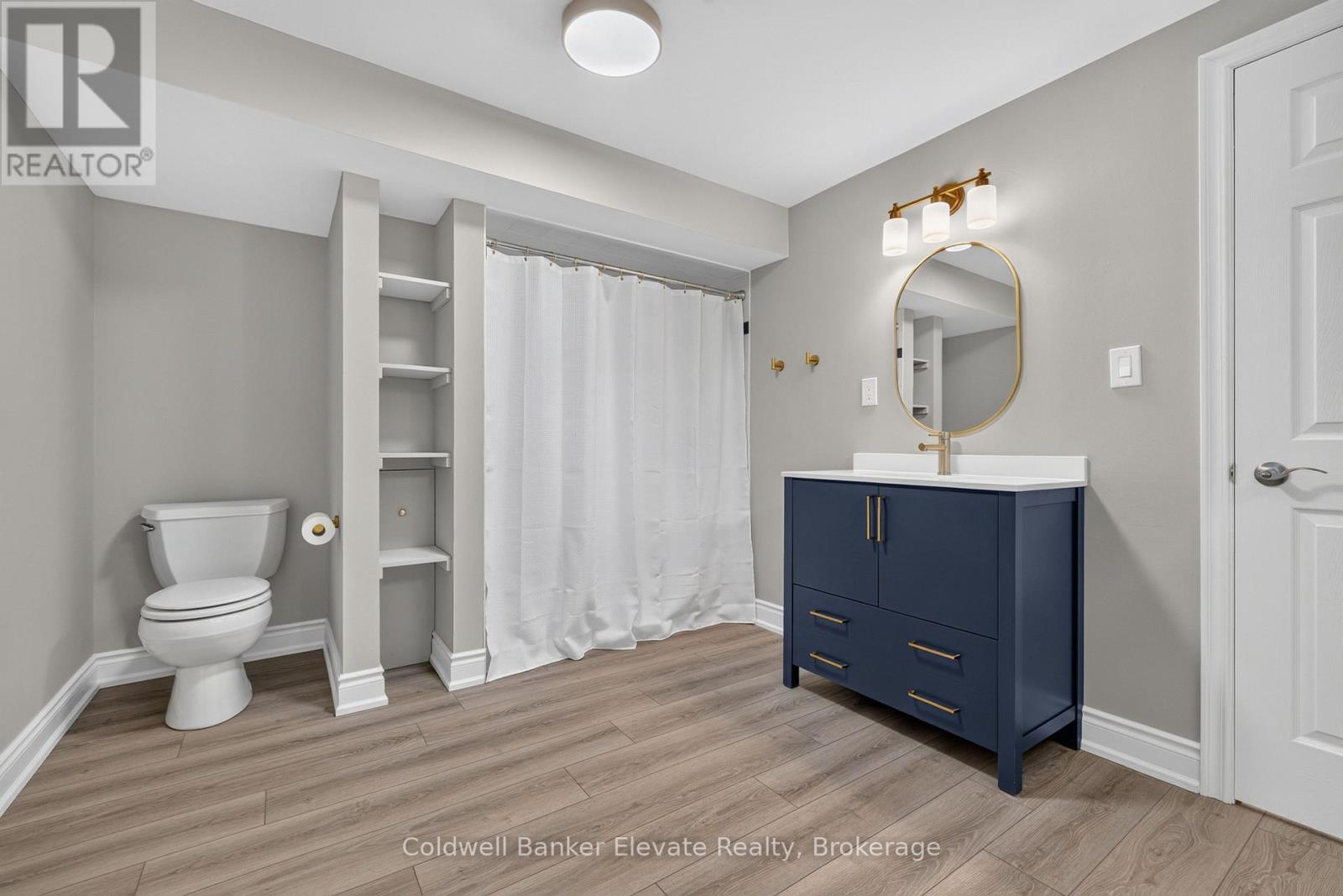 1677 Sherwood Forrest Circle, Mississauga, ON - Indoor Photo Showing Bathroom
