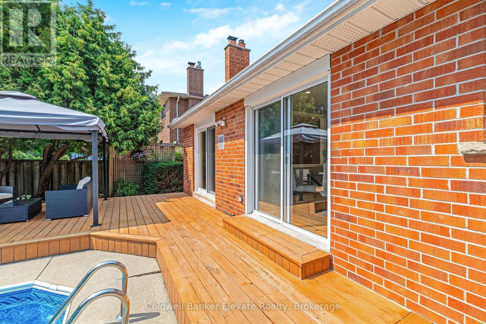 1677 Sherwood Forrest Circle, Mississauga, ON - Outdoor With Deck Patio Veranda With Exterior