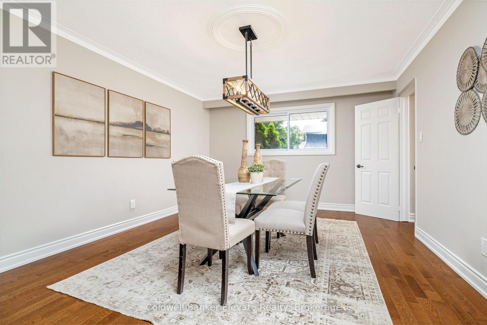 1677 Sherwood Forrest Circle, Mississauga, ON - Indoor Photo Showing Dining Room