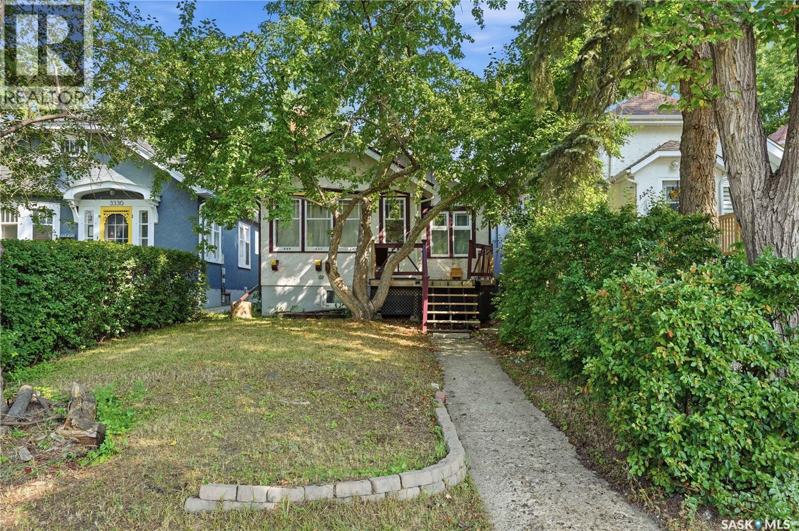 3324 College Avenue, Regina, SK - Outdoor