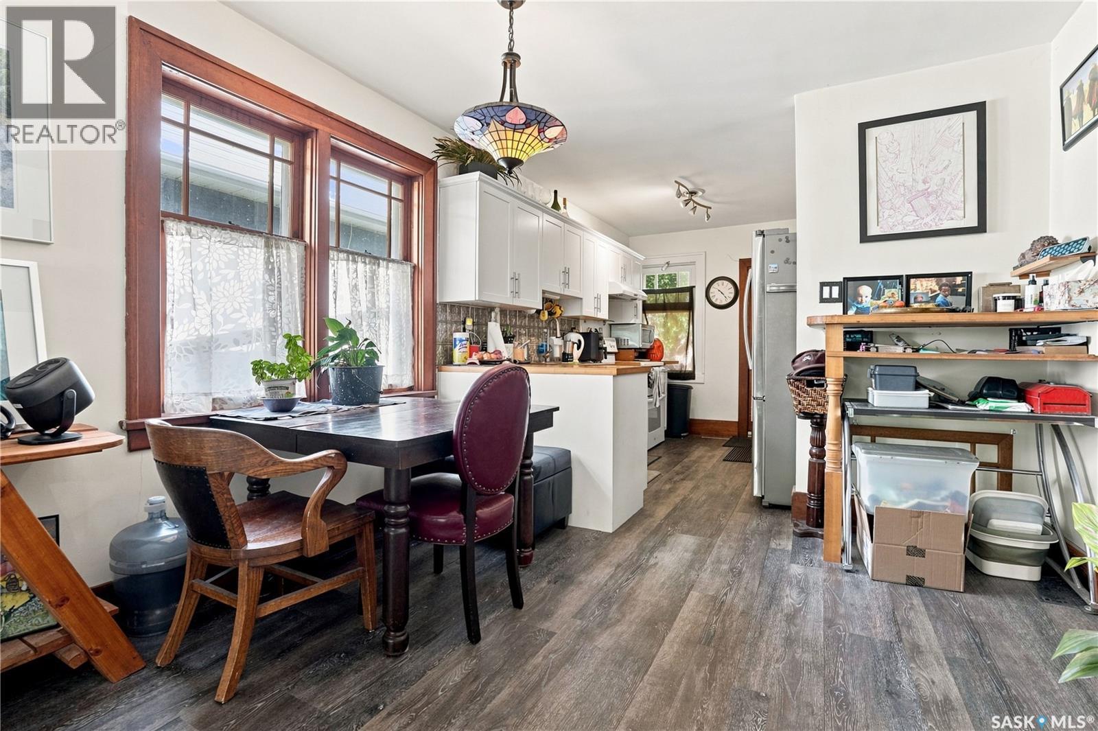 3324 College Avenue, Regina, SK - Indoor Photo Showing Dining Room