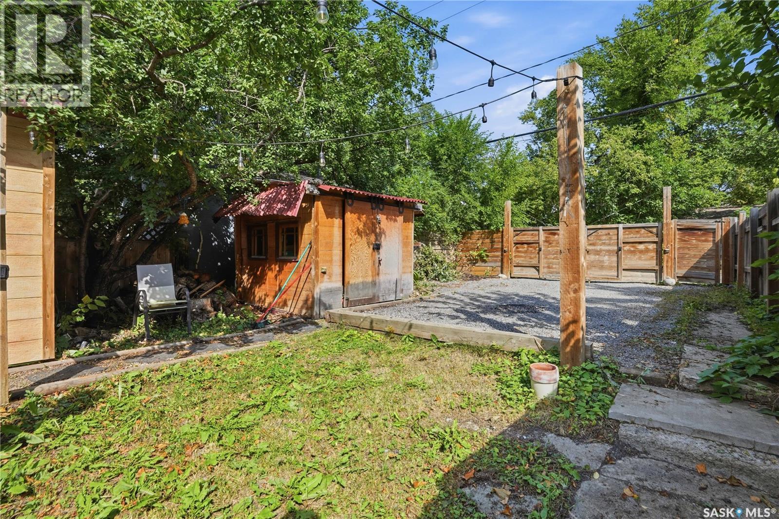 3324 College Avenue, Regina, SK - Outdoor