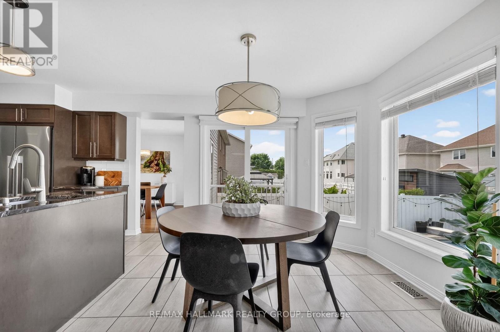 1091 Charest Way, Ottawa, ON - Indoor Photo Showing Dining Room