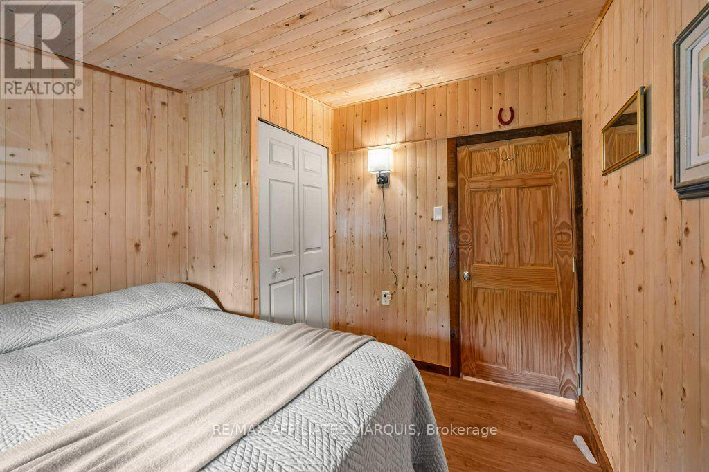330 Forgotten Lane, Rideau Lakes, ON - Indoor Photo Showing Bedroom