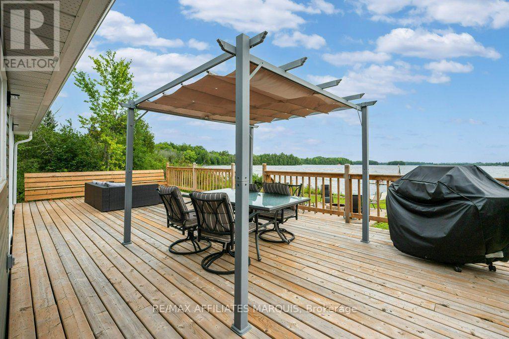 330 Forgotten Lane, Rideau Lakes, ON - Outdoor With Deck Patio Veranda With Exterior