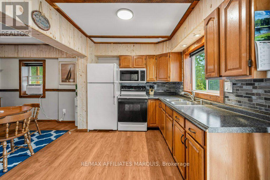 330 Forgotten Lane, Rideau Lakes, ON - Indoor Photo Showing Kitchen With Double Sink