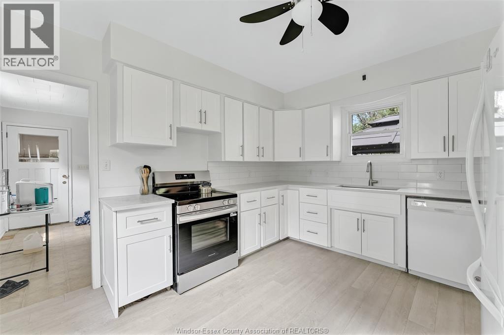 4508 Concession 4 South, Amherstburg, ON - Indoor Photo Showing Kitchen