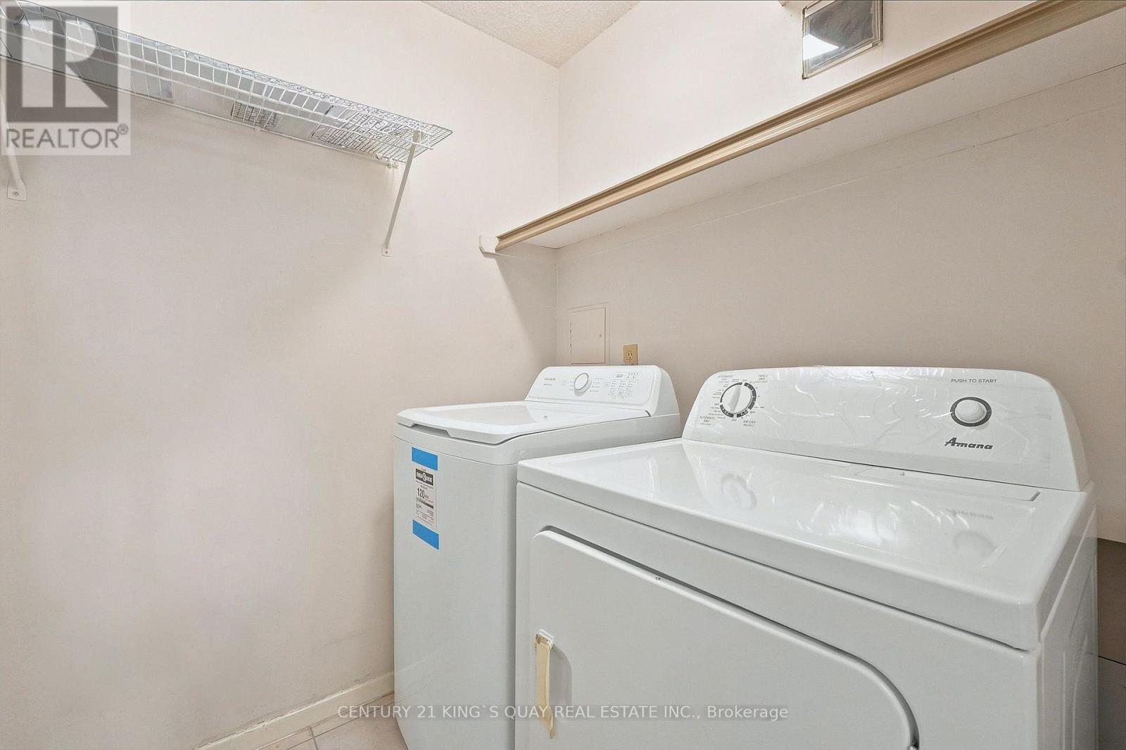 1908 - 55 Skymark Drive, Toronto, ON - Indoor Photo Showing Laundry Room