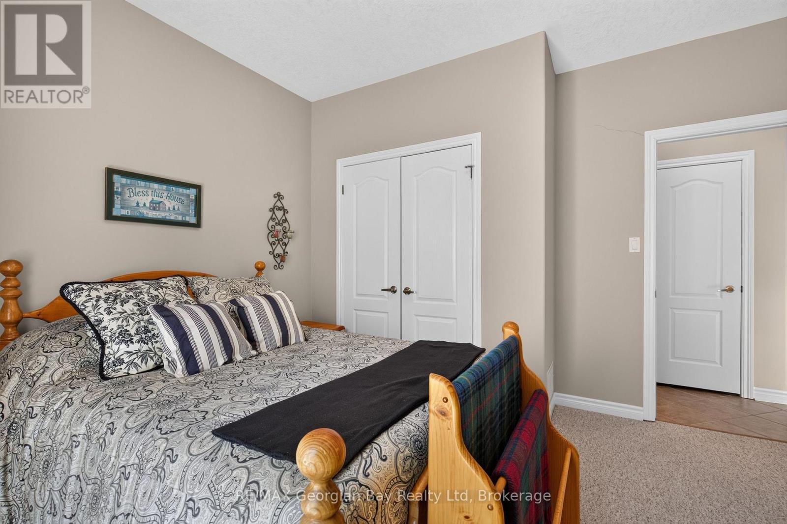1339 Tiny Beaches Road N, Tiny, ON - Indoor Photo Showing Bedroom