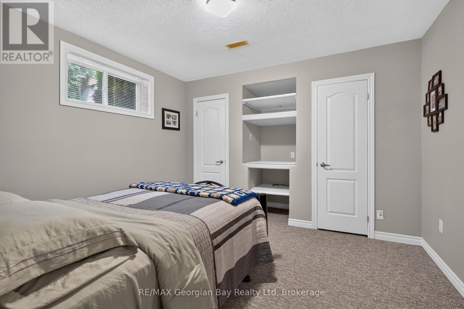 1339 Tiny Beaches Road N, Tiny, ON - Indoor Photo Showing Bedroom
