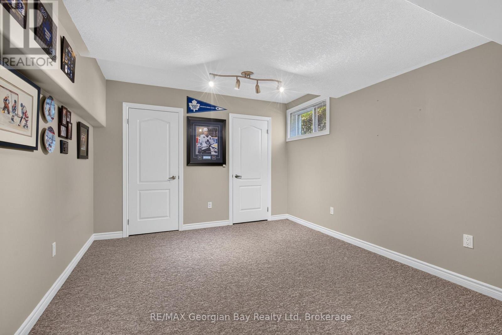 1339 Tiny Beaches Road N, Tiny, ON - Indoor Photo Showing Other Room