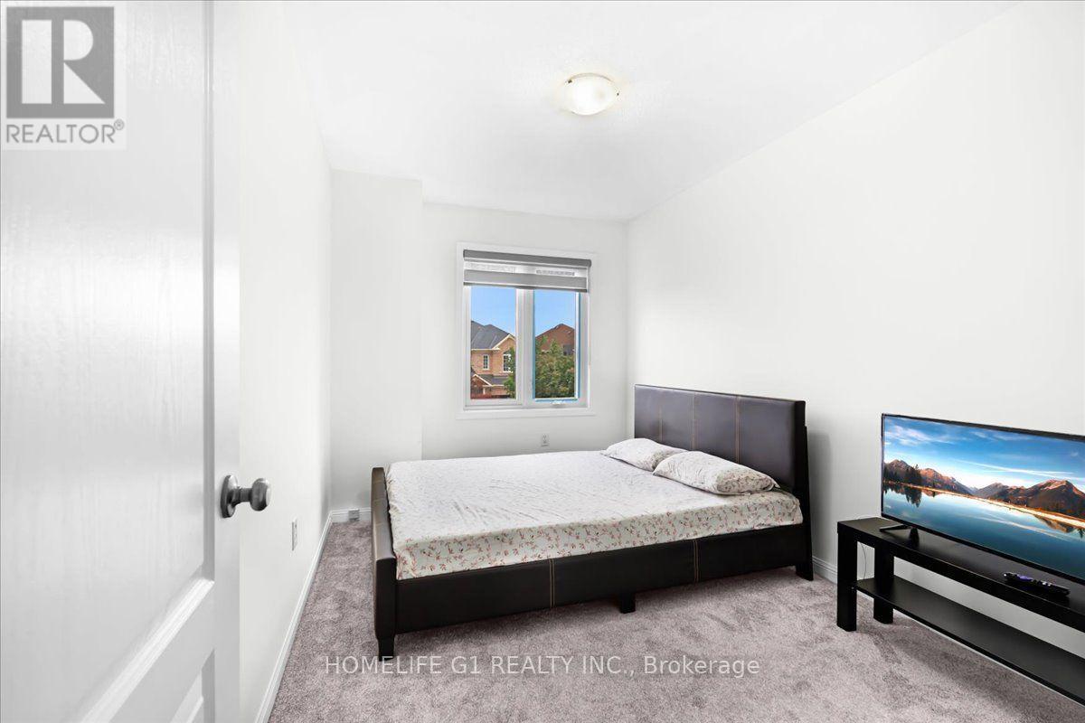 70 Tarquini Crescent, Caledon, ON - Indoor Photo Showing Bedroom