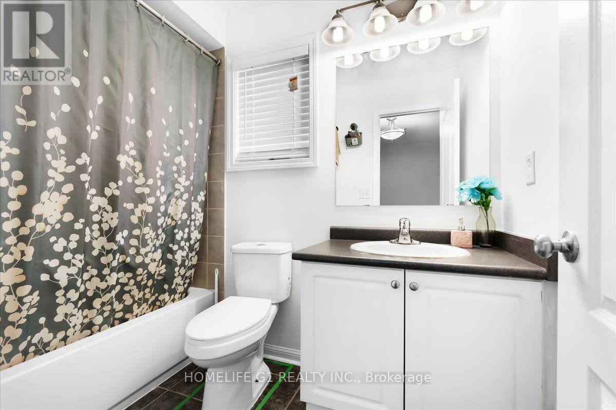 70 Tarquini Crescent, Caledon, ON - Indoor Photo Showing Bathroom
