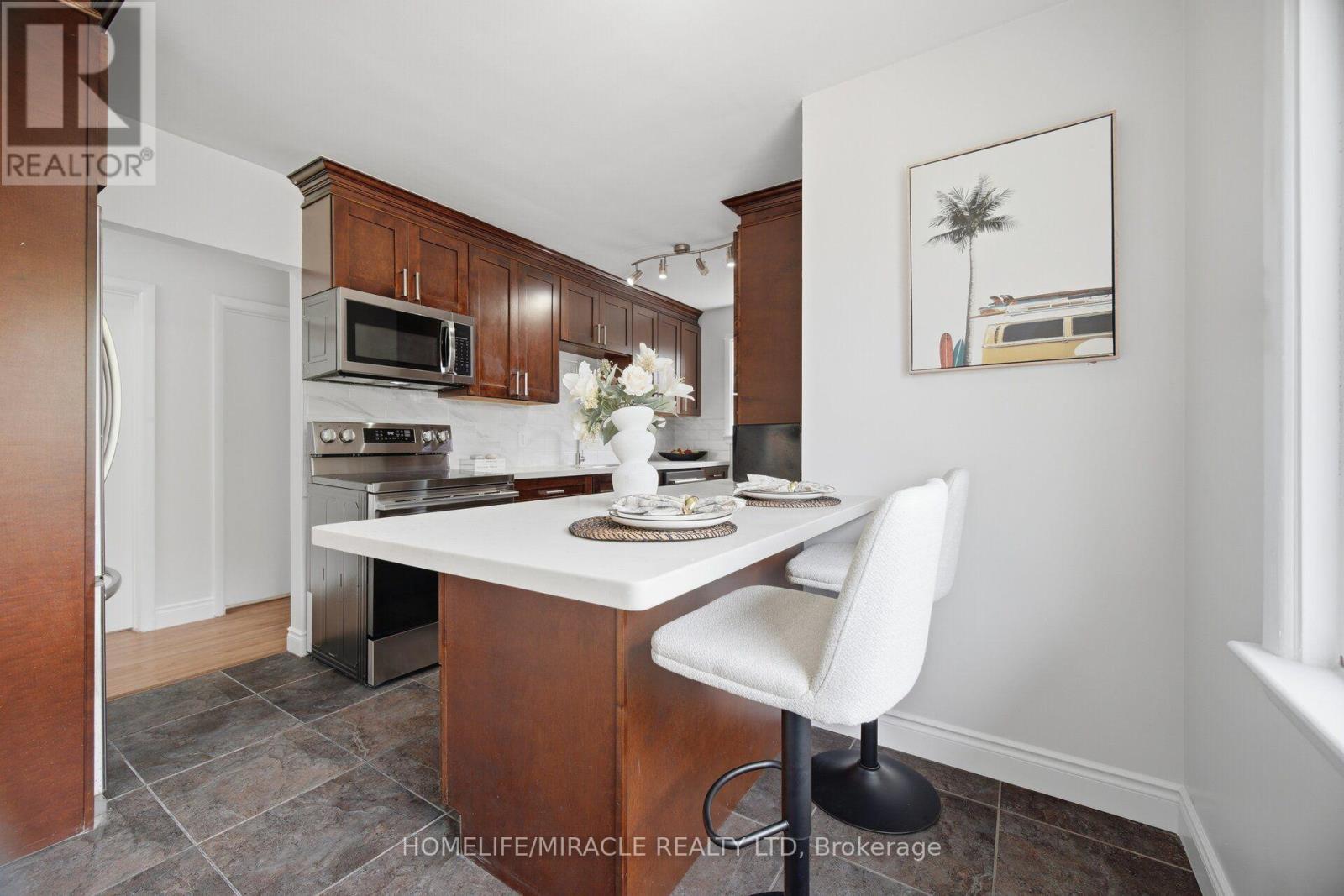 199 Allen Street E, Waterloo, ON - Indoor Photo Showing Kitchen