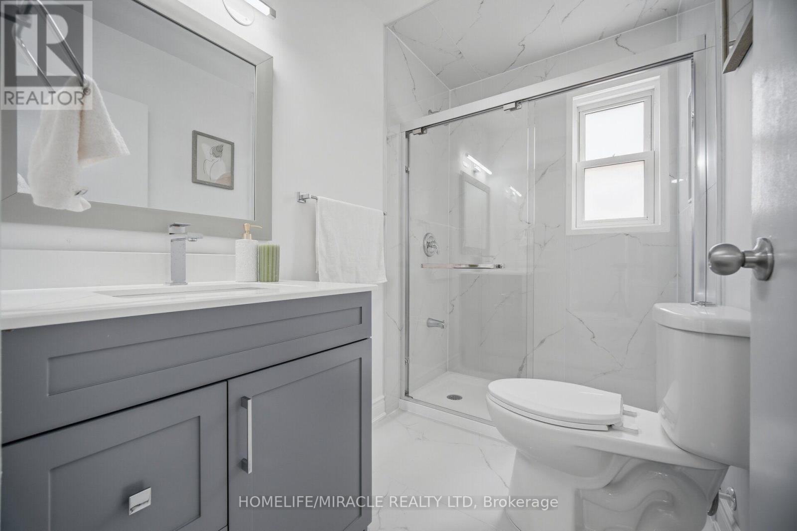199 Allen Street E, Waterloo, ON - Indoor Photo Showing Bathroom