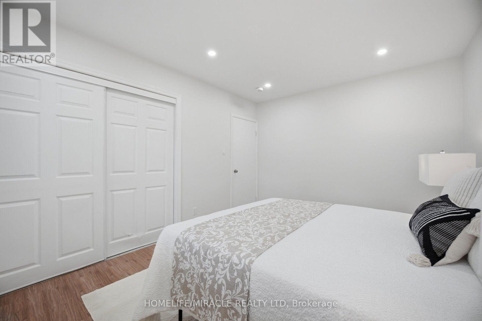 199 Allen Street E, Waterloo, ON - Indoor Photo Showing Bedroom