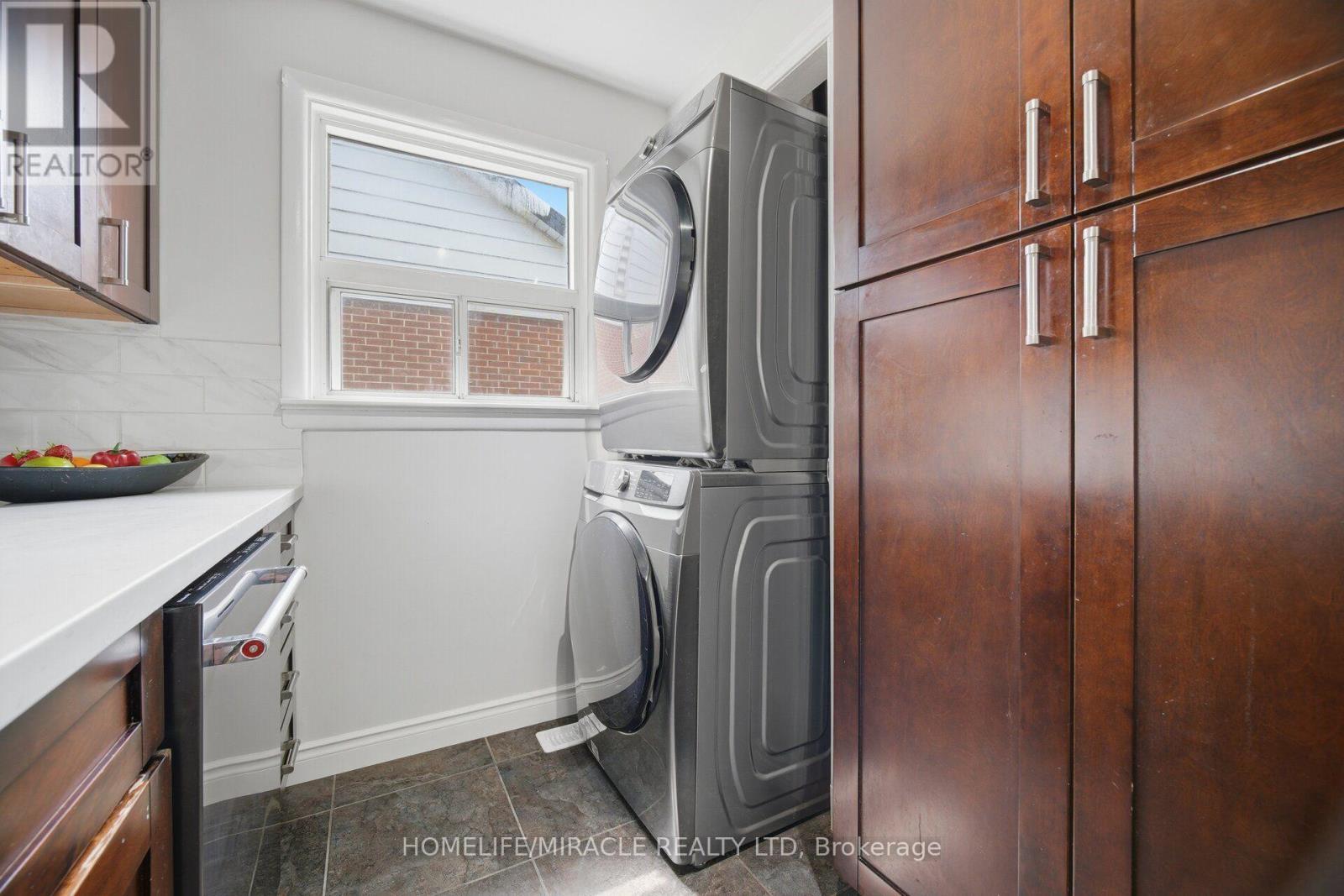199 Allen Street E, Waterloo, ON - Indoor Photo Showing Laundry Room