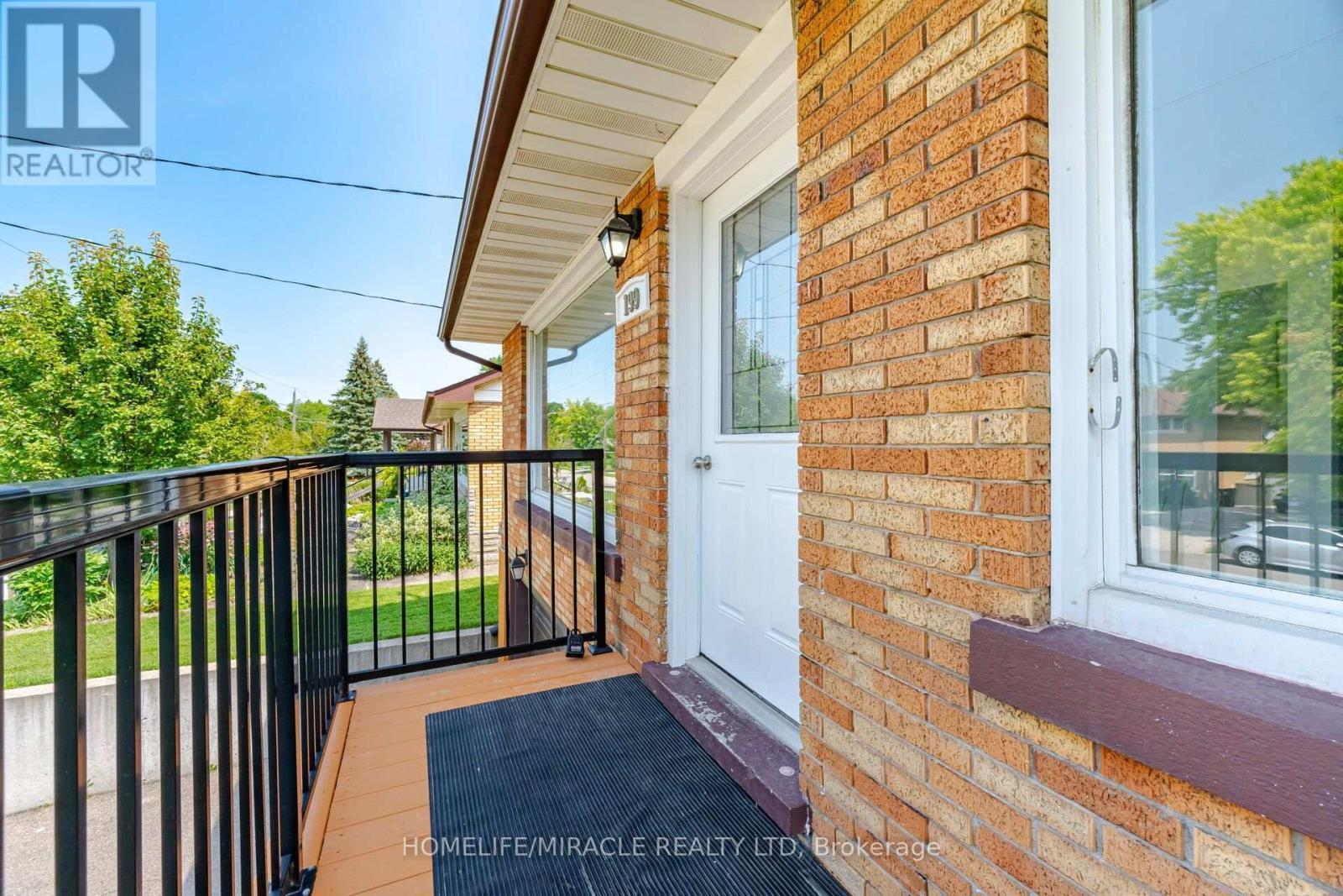 199 Allen Street E, Waterloo, ON - Outdoor With Exterior