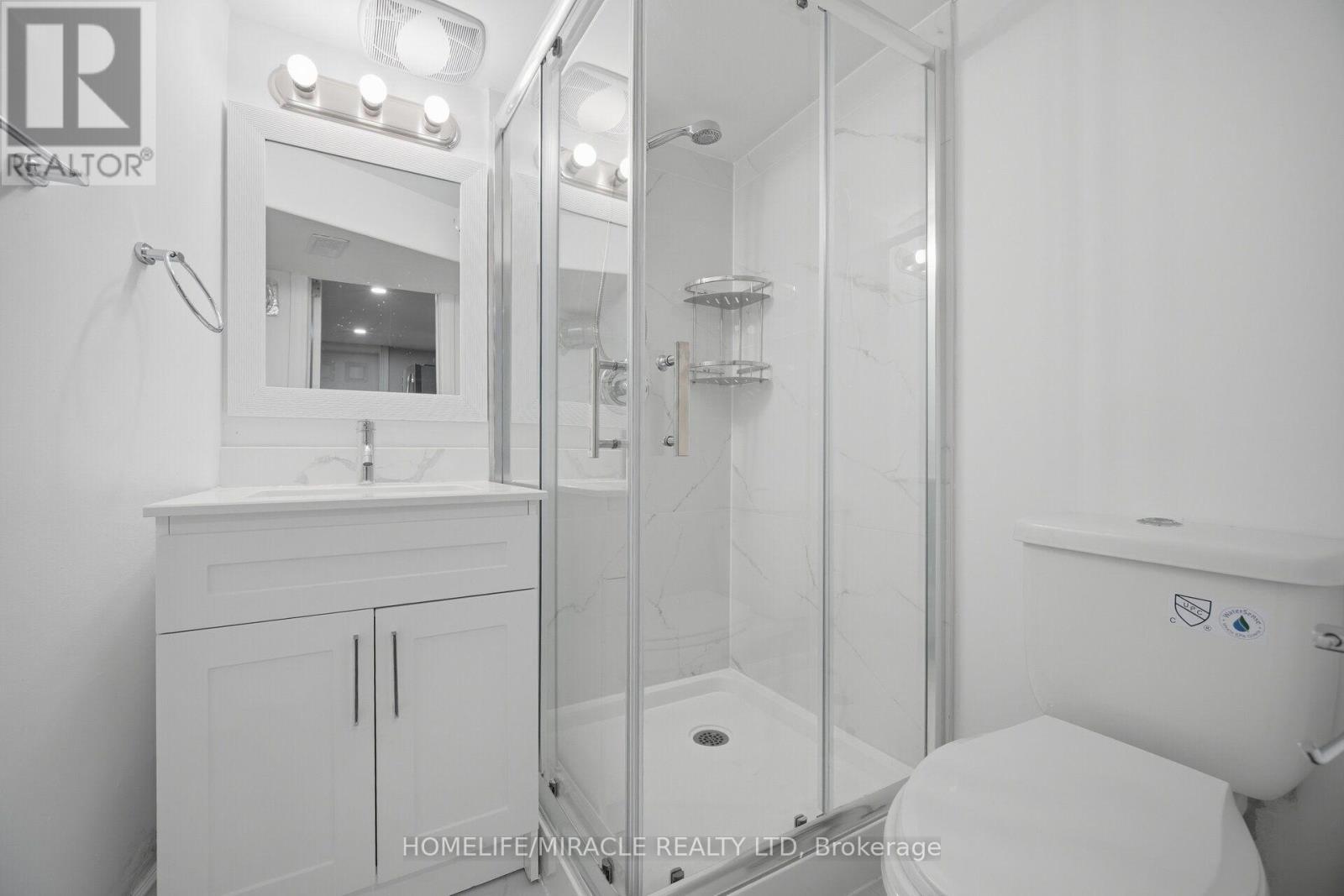 199 Allen Street E, Waterloo, ON - Indoor Photo Showing Bathroom