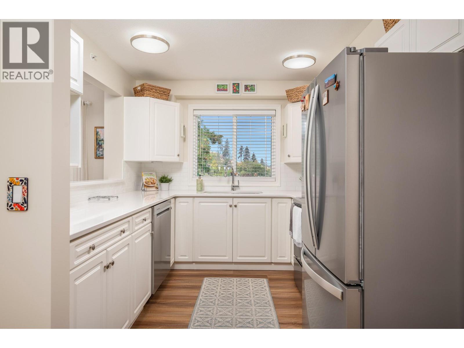 3301 Centennial Drive Unit# 309, Vernon, BC - Indoor Photo Showing Kitchen