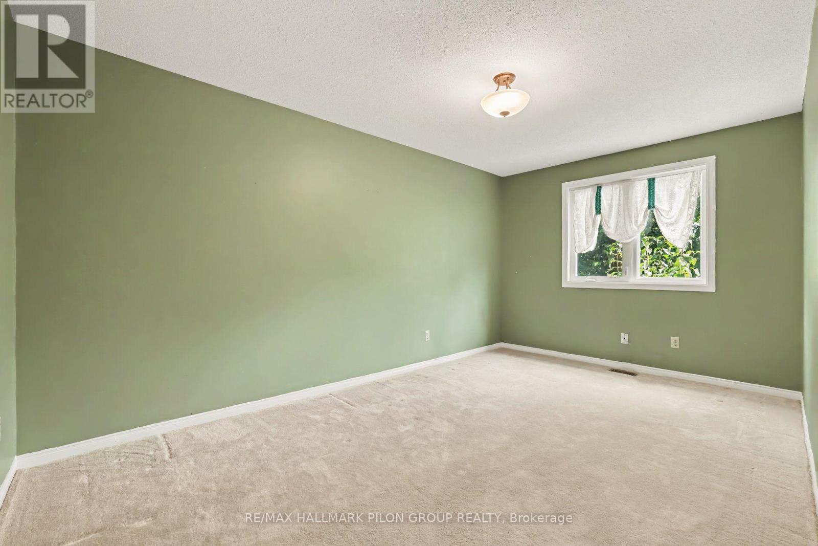 182 Twyford Street, Ottawa, ON - Indoor Photo Showing Other Room