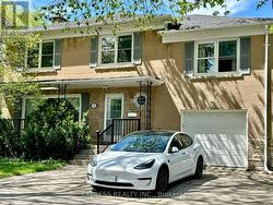 392 HOLLYWOOD AVENUE Toronto, ON M2N 3L5