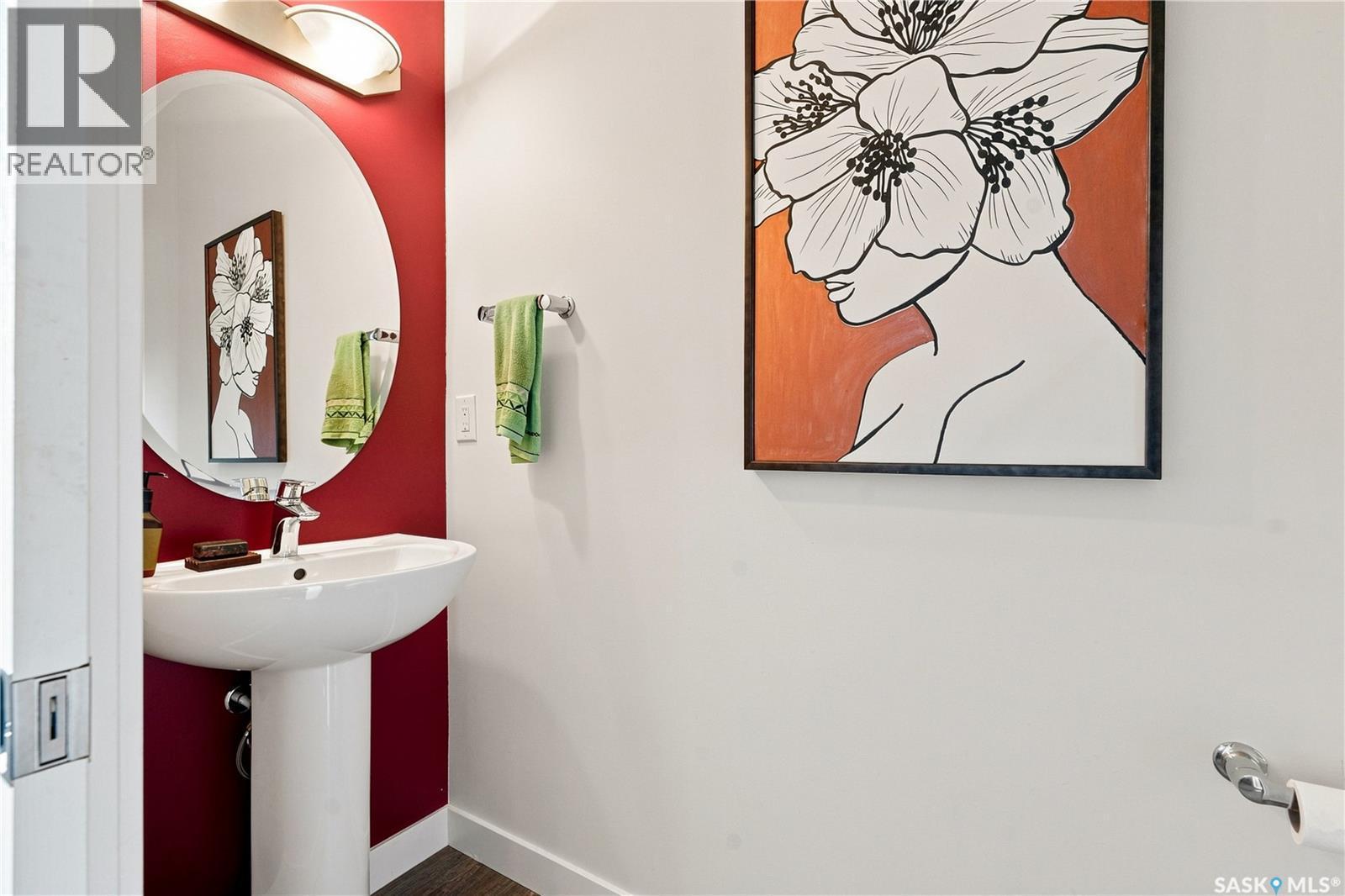 255 Newton Link, Saskatoon, SK - Indoor Photo Showing Bathroom