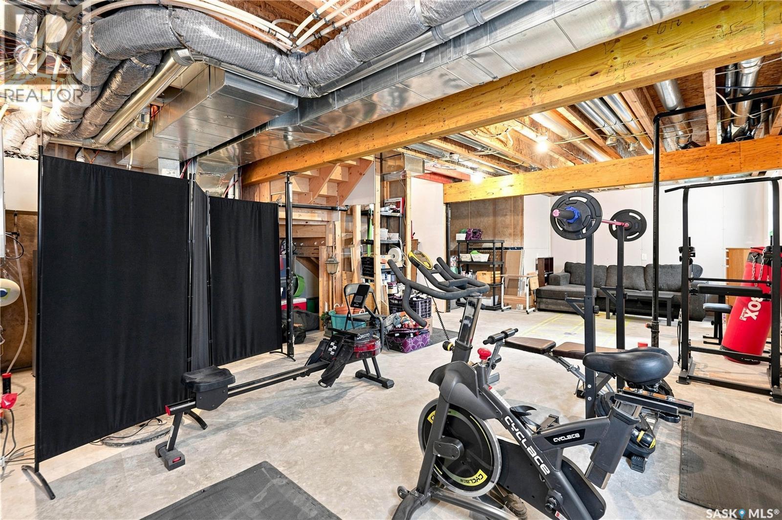 255 Newton Link, Saskatoon, SK - Indoor Photo Showing Gym Room