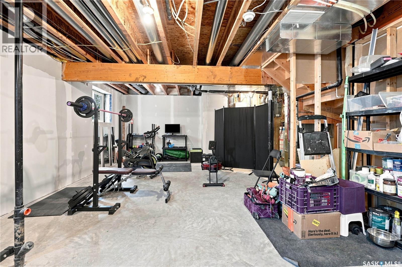 255 Newton Link, Saskatoon, SK - Indoor Photo Showing Gym Room