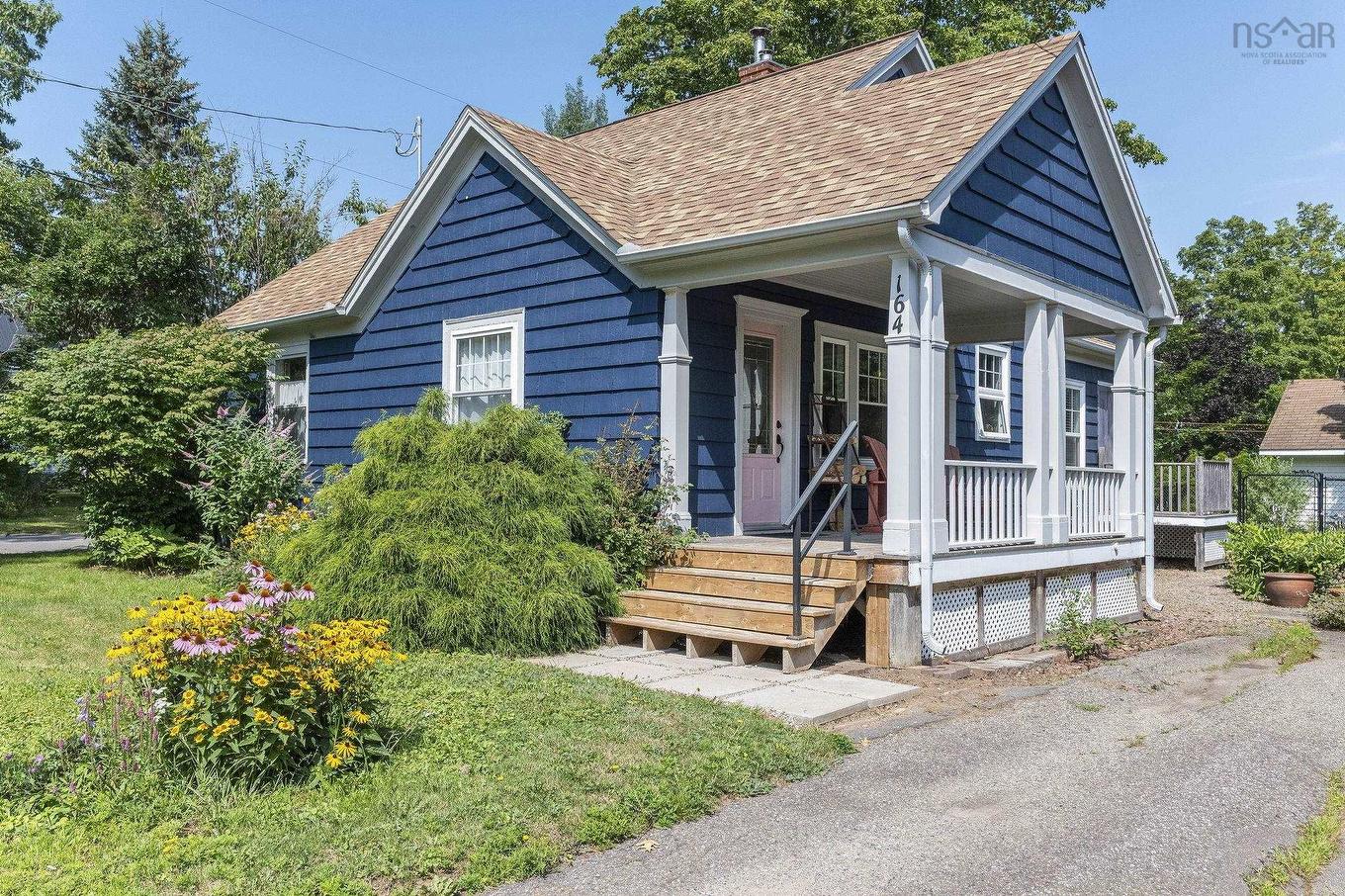 164 Cottage Street, Berwick, NS - Outdoor With Deck Patio Veranda