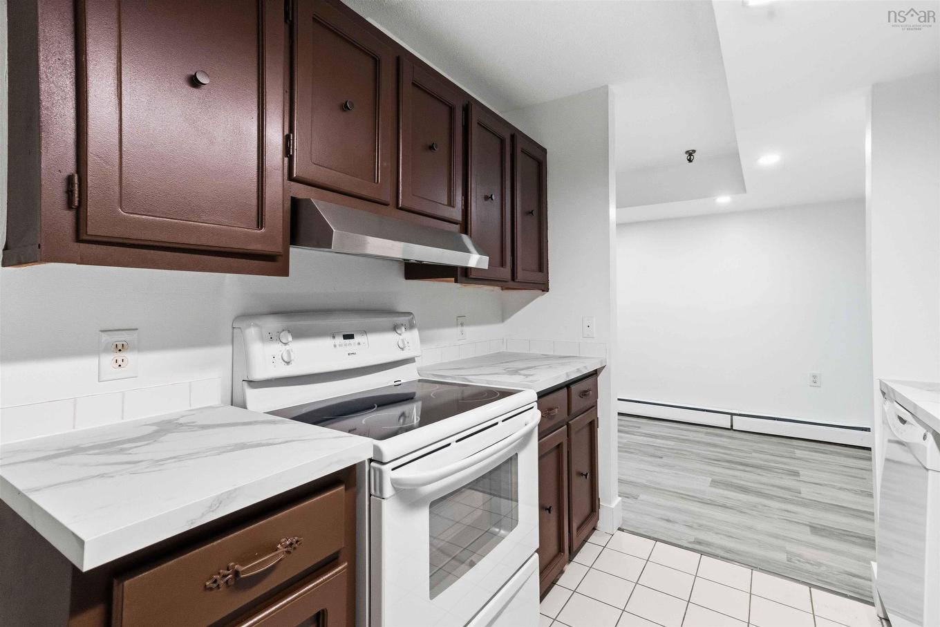 103 40 Veronica Drive, Halifax, NS - Indoor Photo Showing Kitchen
