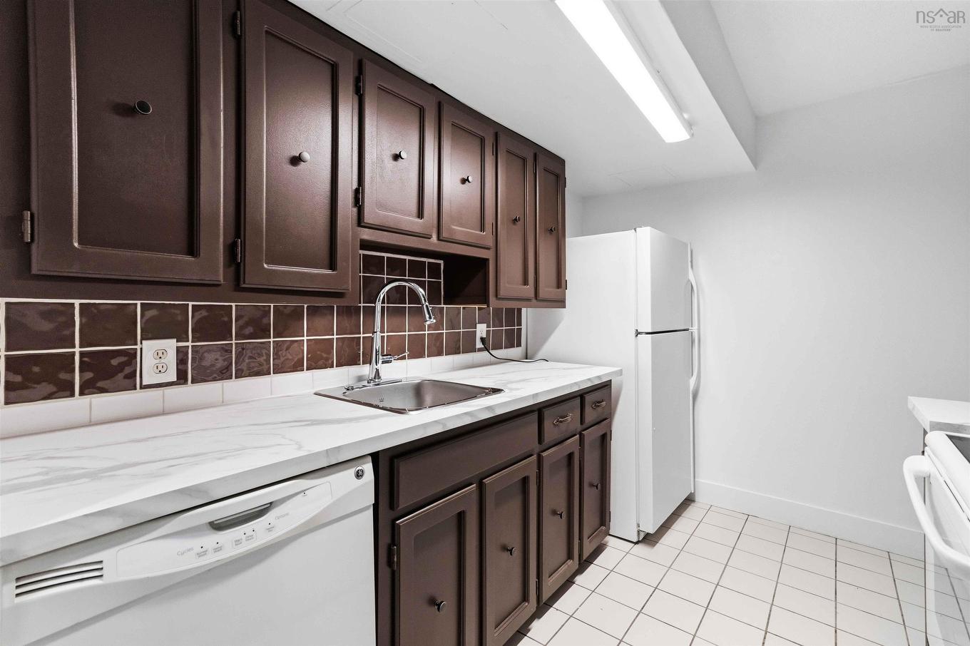 103 40 Veronica Drive, Halifax, NS - Indoor Photo Showing Kitchen