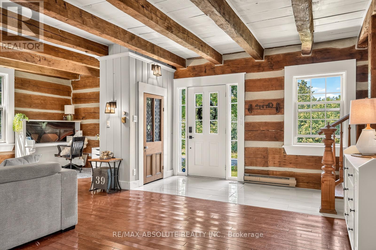 Ignore the baseboards as they are not used! - 140 Creek Drive, Ottawa, ON - Indoor