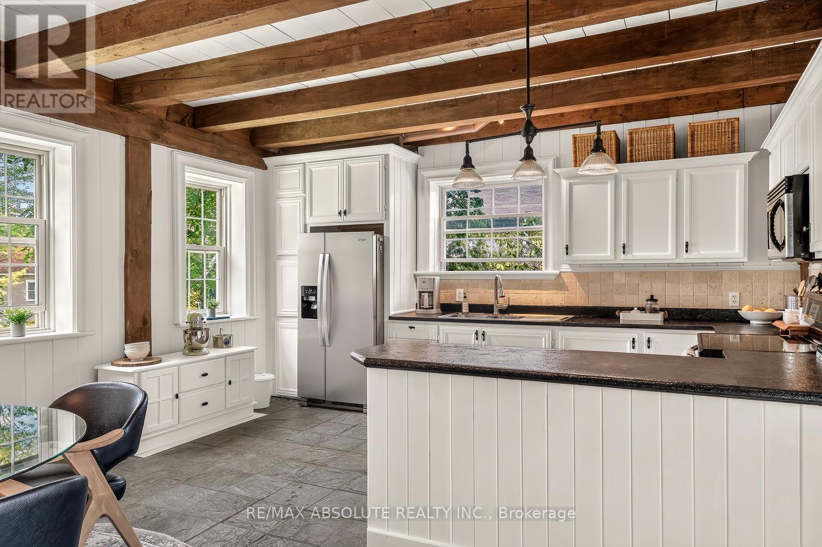 140 Creek Drive, Ottawa, ON - Indoor Photo Showing Kitchen With Double Sink