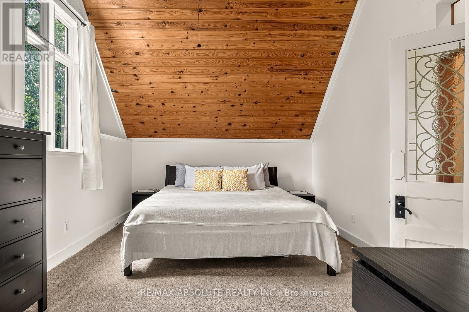 140 Creek Drive, Ottawa, ON - Indoor Photo Showing Bedroom