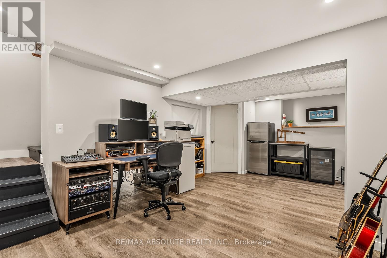140 Creek Drive, Ottawa, ON - Indoor
