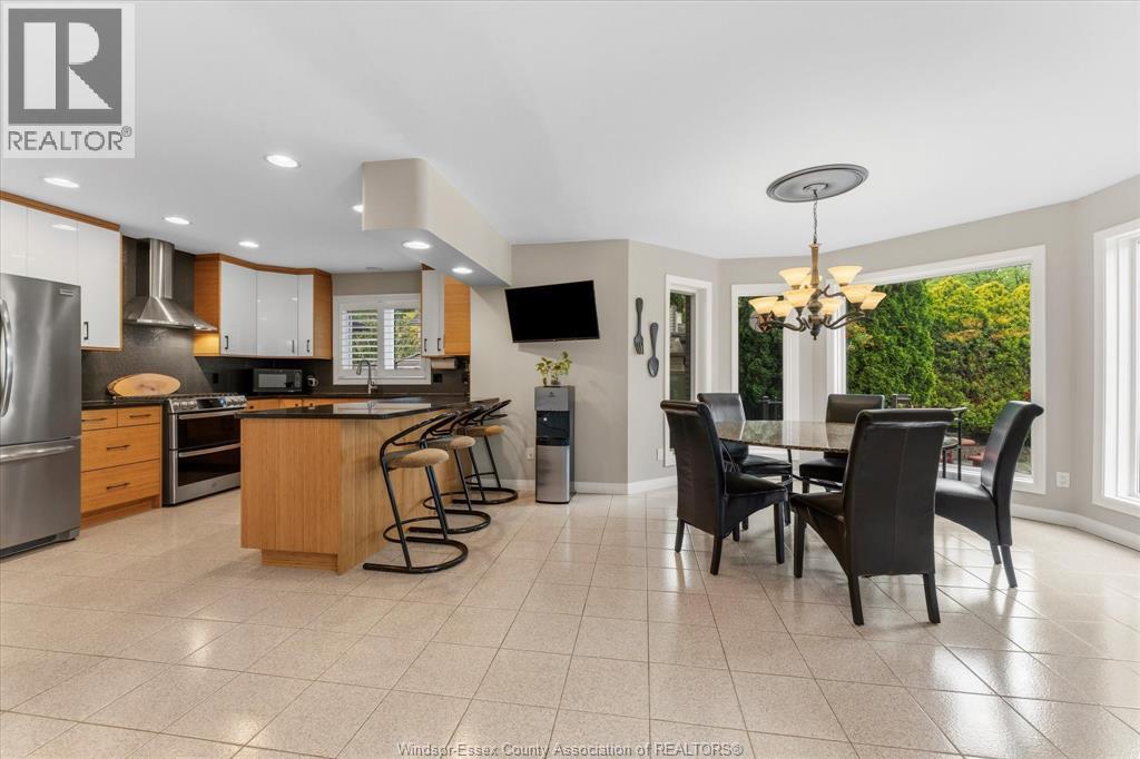 414 Chambers, Tecumseh, ON - Indoor Photo Showing Dining Room