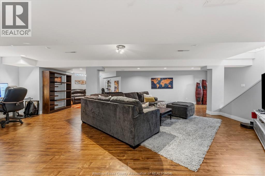 414 Chambers, Tecumseh, ON - Indoor