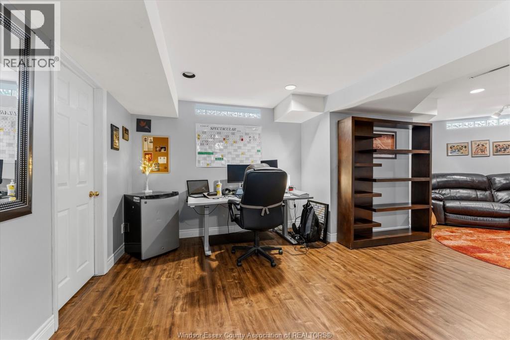 414 Chambers, Tecumseh, ON - Indoor