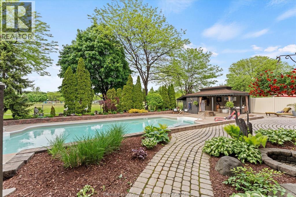 414 Chambers, Tecumseh, ON - Outdoor With In Ground Pool With Deck Patio Veranda With Backyard