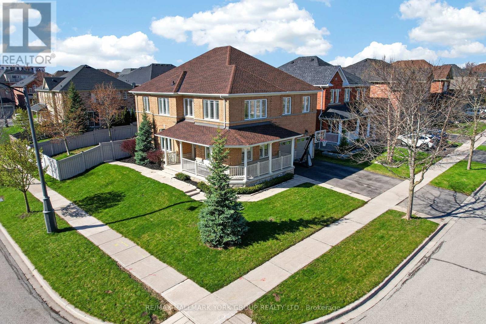 75 Mclarty Gate, Aurora, ON - Outdoor With Deck Patio Veranda