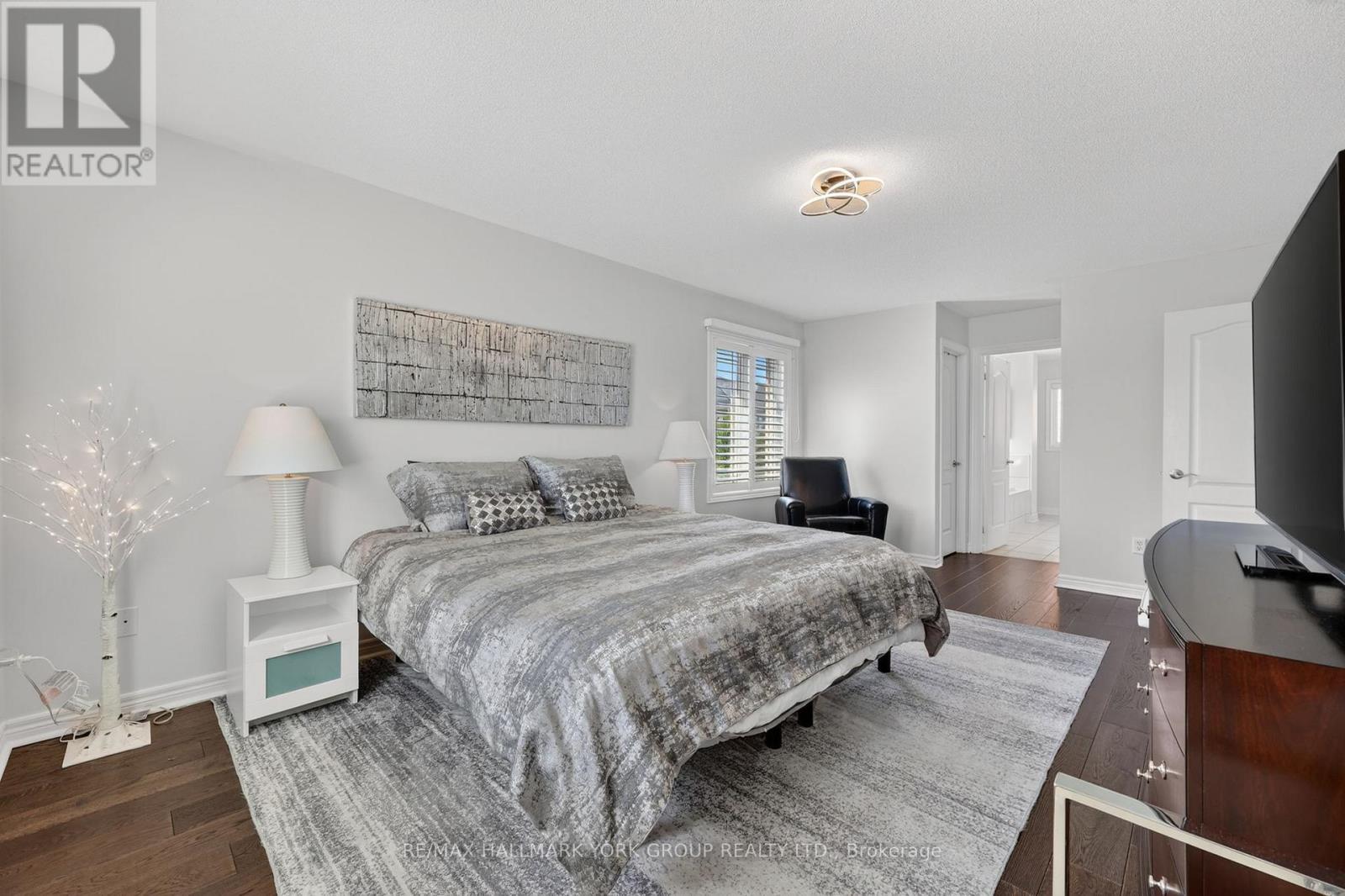 75 Mclarty Gate, Aurora, ON - Indoor Photo Showing Bedroom