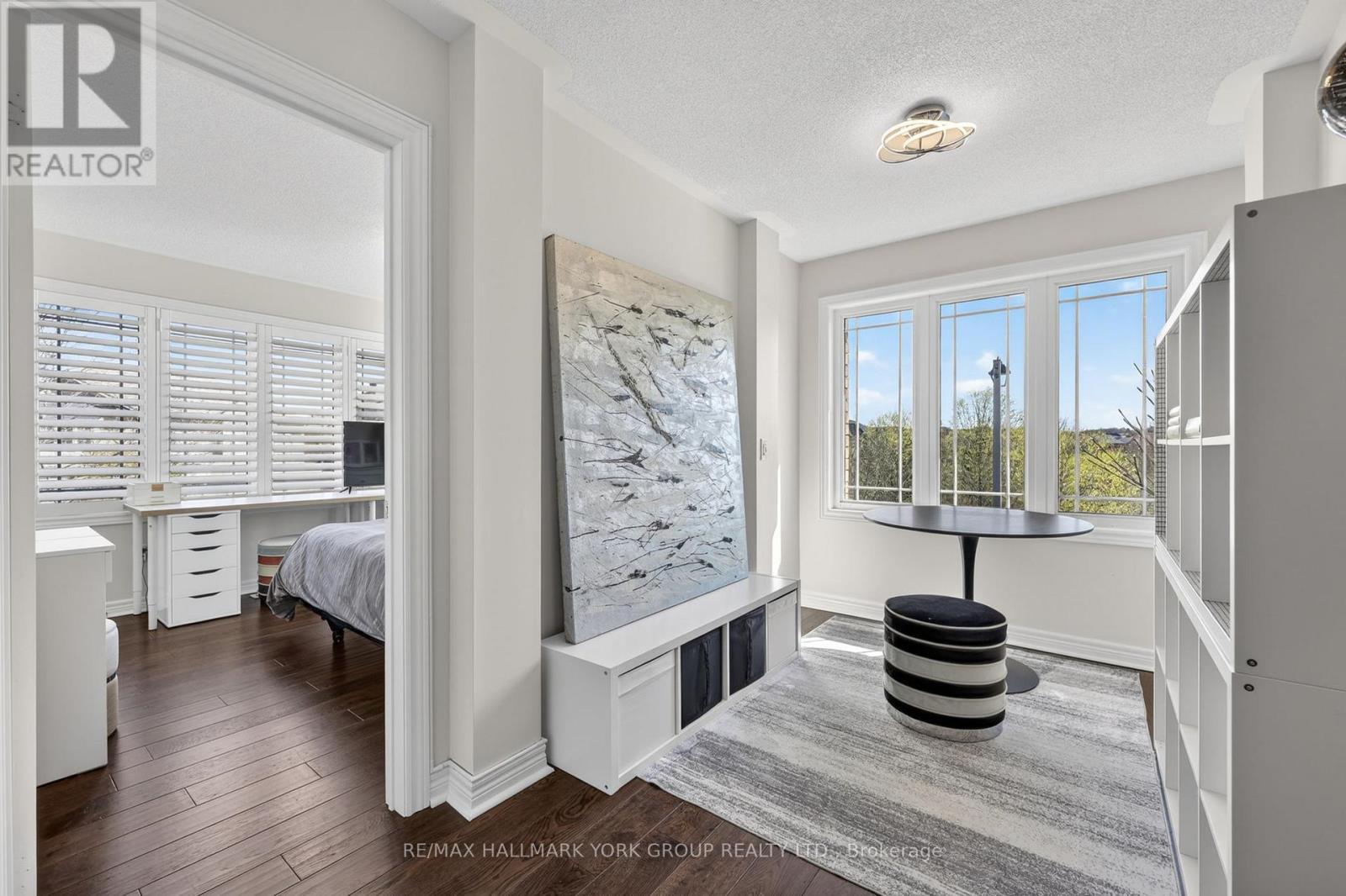 75 Mclarty Gate, Aurora, ON - Indoor Photo Showing Other Room
